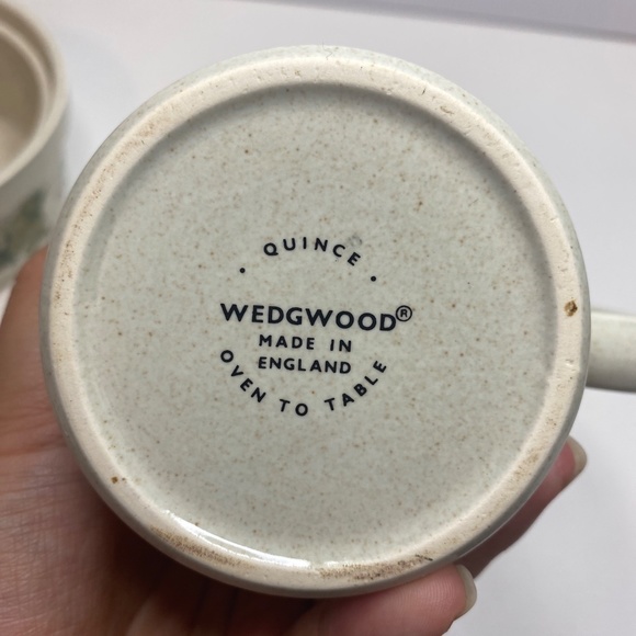 Wedgwood Quince England oven to table creamer and sugar with lid set - Picture 7 of 9